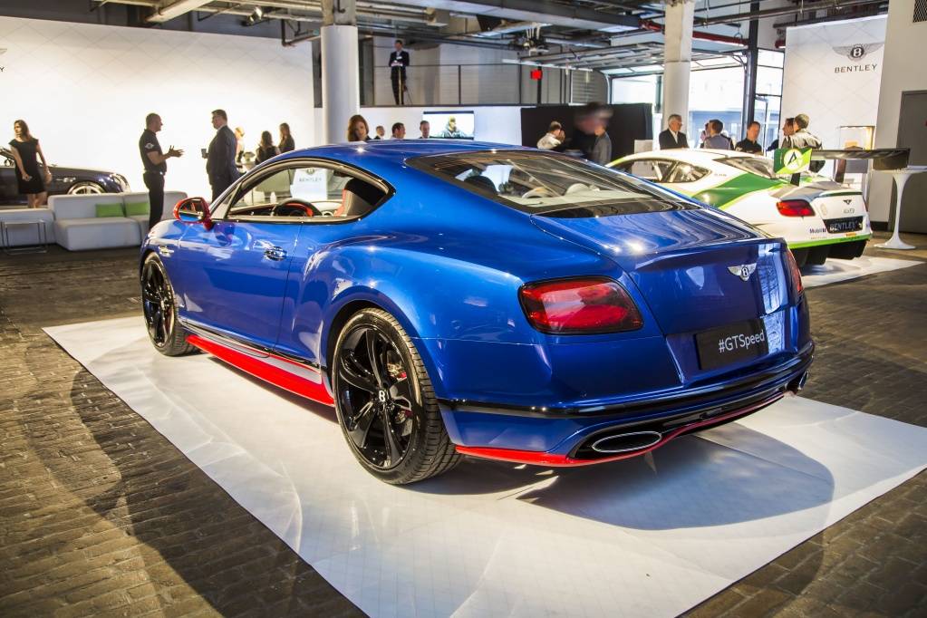 Bentley GT Speed, GT Speed Black Edition Break Cover In New York City (2).jpg